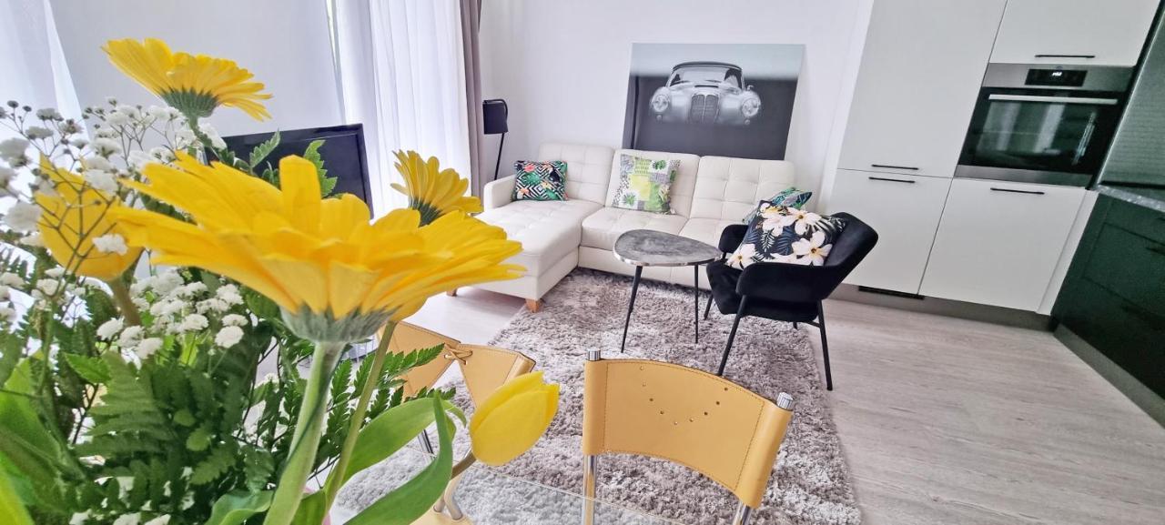 Casa Bianca - 2 Bedroom Design Apartment Триест Екстериор снимка